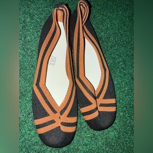 Black and Orange Geometric Flats with Symmetrical Design